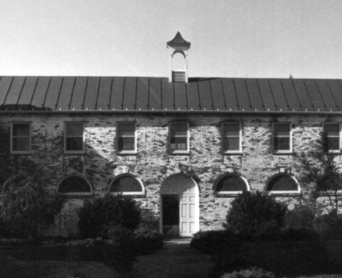Black and white photo of Blandy Quarters